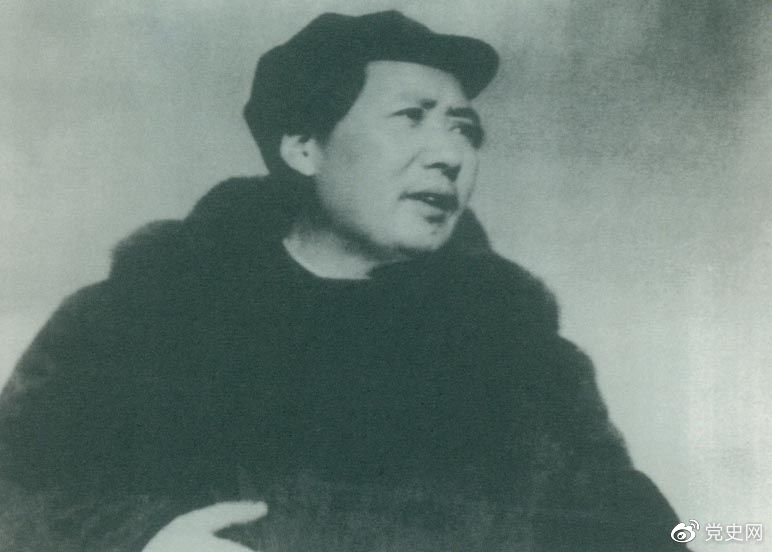 　　1949年3月23日，毛澤東率領中共中央機關離開西柏坡前往北平。出發(fā)時，他對周恩來說，今天是進京的日子，進京趕考去。我們決不當李自成，我們都希望考個好成績。